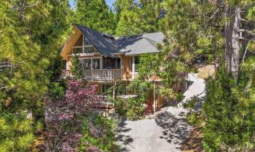 641 Golf Course Road, Lake Arrowhead, California 92352, 4 Bedrooms Bedrooms, ,3 BathroomsBathrooms,Residential,Buy,641 Golf Course Road,RW24111210