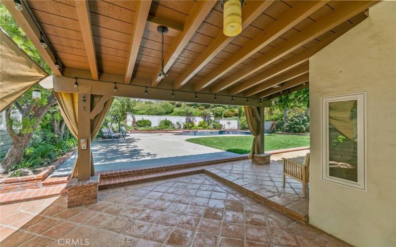 Large covered patio with great space to entertain