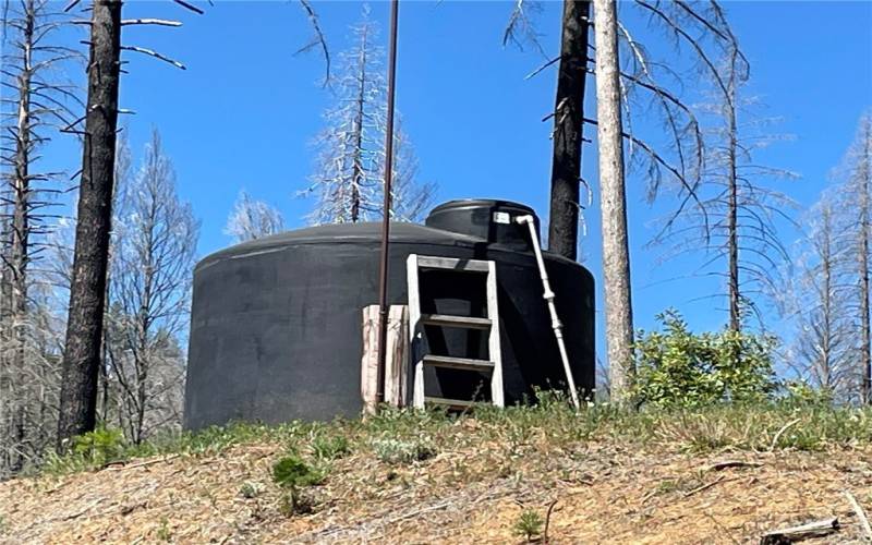 2500 gallon water tank