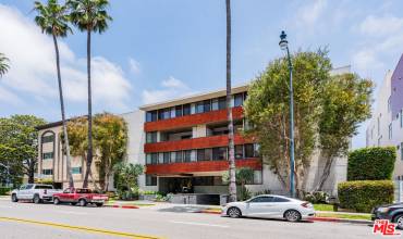 262 N Crescent Drive 2 E, Beverly Hills, California 90210, 2 Bedrooms Bedrooms, ,2 BathroomsBathrooms,Residential,Buy,262 N Crescent Drive 2 E,24404375