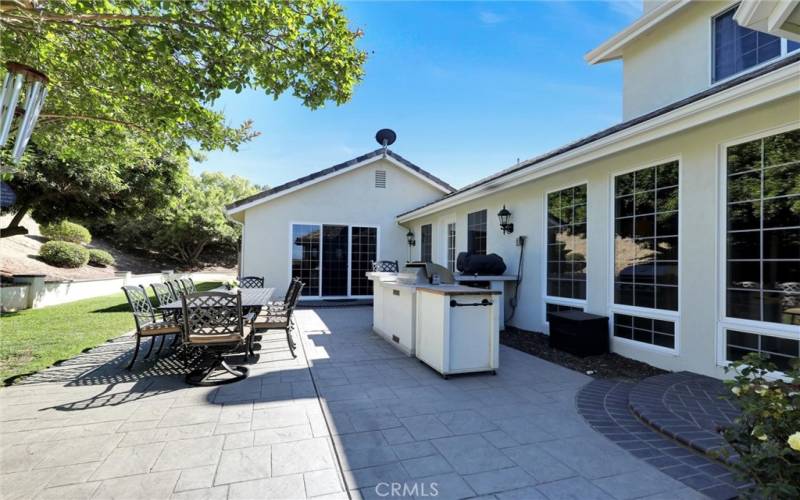 Patio with built in BBQ