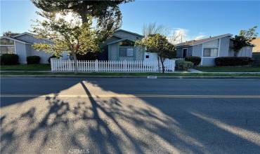 1605 Huntington Street, Huntington Beach, California 92648, 2 Bedrooms Bedrooms, ,2 BathroomsBathrooms,Residential Lease,Rent,1605 Huntington Street,OC24122928