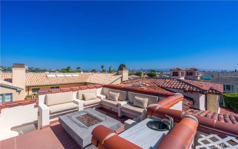 SUN ROOF DECK WITH PANORAMIC VIEWS