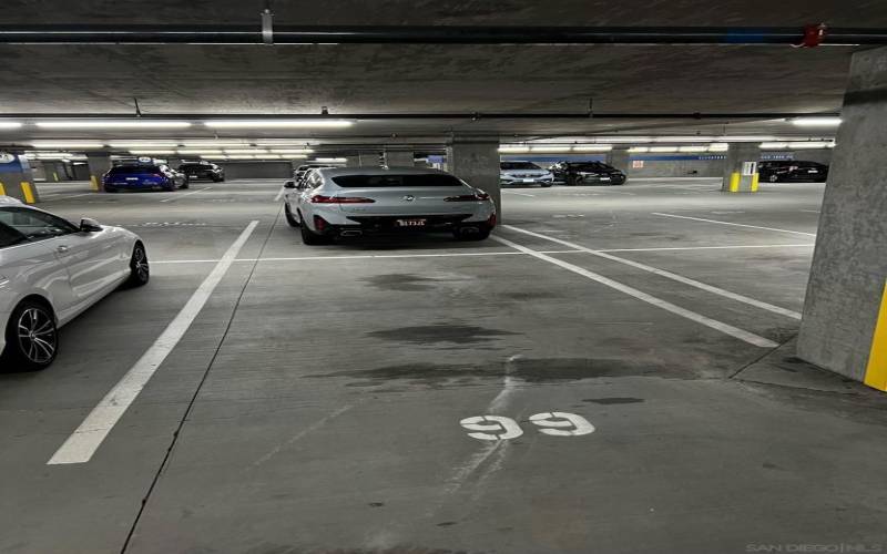 Parking Lot/Garage