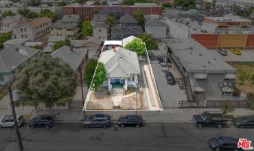 1427 W 28th Street, Los Angeles, California 90007, 5 Bedrooms Bedrooms, ,Residential Income,Buy,1427 W 28th Street,24404365