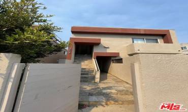 3008 Pacific Avenue, Venice, California 90291, 6 Bedrooms Bedrooms, ,Residential Income,Buy,3008 Pacific Avenue,24405043