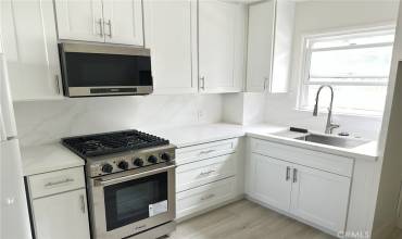 23 Rose 1/2, Venice, California 90291, ,1 BathroomBathrooms,Residential Lease,Rent,23 Rose 1/2,OC24123897