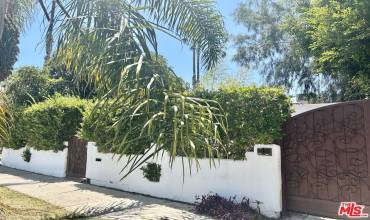 449 N Sweetzer Avenue, Los Angeles, California 90048, 5 Bedrooms Bedrooms, ,5 BathroomsBathrooms,Residential Lease,Rent,449 N Sweetzer Avenue,24405597