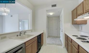 1860 Tice Creek Dr 1434, Walnut Creek, California 94595, 1 Bedroom Bedrooms, ,1 BathroomBathrooms,Residential,Buy,1860 Tice Creek Dr 1434,41063747