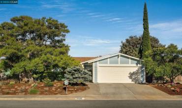 2223 Mount Whitney Dr, Pittsburg, California 94565, 3 Bedrooms Bedrooms, ,2 BathroomsBathrooms,Residential,Buy,2223 Mount Whitney Dr,41063749