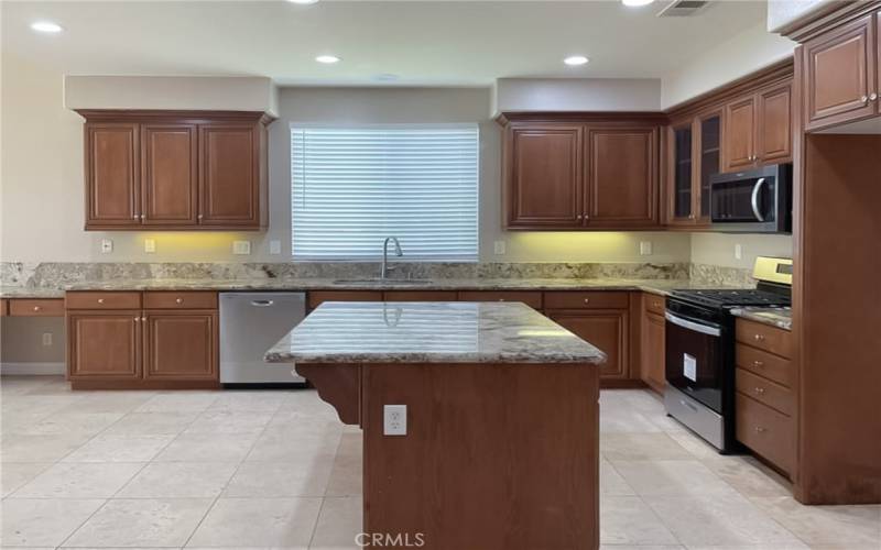 KITCHEN ISLAND