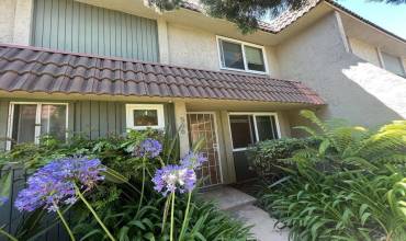 566 Beverly Place, San Marcos, California 92078, 2 Bedrooms Bedrooms, ,1 BathroomBathrooms,Residential,Buy,566 Beverly Place,NDP2405385