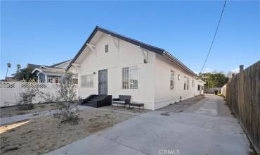730 E 48th Street, Los Angeles, California 90011, 7 Bedrooms Bedrooms, ,4 BathroomsBathrooms,Residential Income,Buy,730 E 48th Street,RS24123404