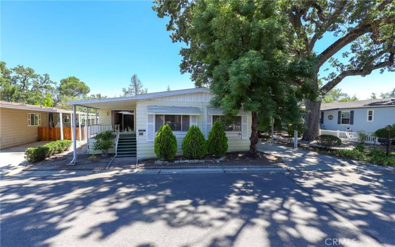 Lovely manufactured home featuring 1750 sf, 2 bedrooms and 2 bathrooms in the desirable Ranch Paso Senior Park.