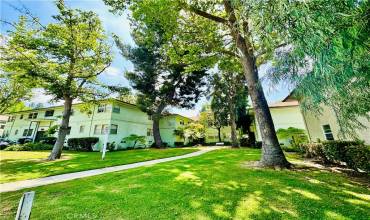 5827 Bowcroft Street 3, Los Angeles, California 90016, 1 Bedroom Bedrooms, ,1 BathroomBathrooms,Residential,Buy,5827 Bowcroft Street 3,AR24126473