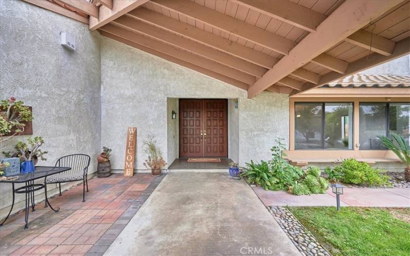 Elegant entry approach with sitting area