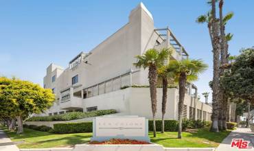 130 Ocean Park Boulevard 433, Santa Monica, California 90405, 1 Bedroom Bedrooms, ,1 BathroomBathrooms,Residential Lease,Rent,130 Ocean Park Boulevard 433,24406743