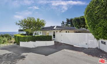 9881 Beverly Grove Drive, Beverly Hills, California 90210, 2 Bedrooms Bedrooms, ,2 BathroomsBathrooms,Residential Lease,Rent,9881 Beverly Grove Drive,24406999