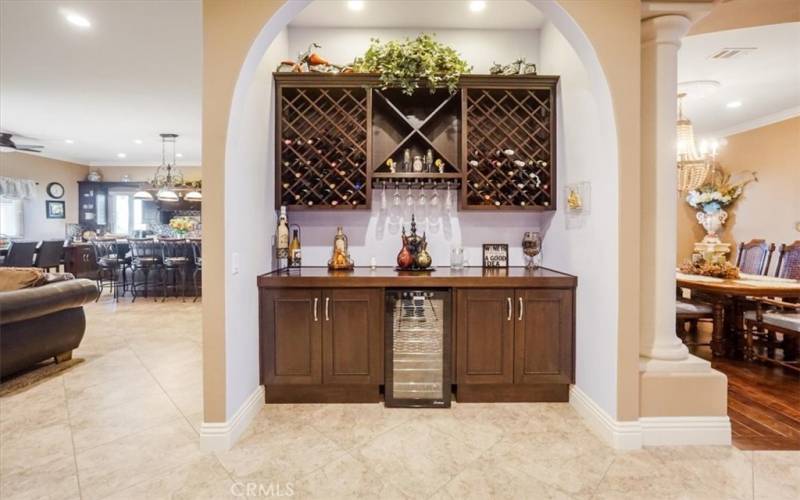 WINE BAR W/WINE COOLER