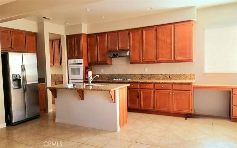 Breakfast Nook and Buffet/Desk