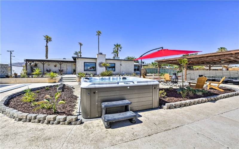 Beautiful landscaped back-Yard with hot-tub..