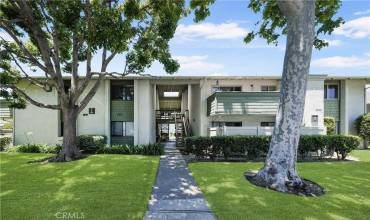 8777 Coral Springs Court 1E, Huntington Beach, California 92646, 1 Bedroom Bedrooms, ,1 BathroomBathrooms,Residential,Buy,8777 Coral Springs Court 1E,OC24127701