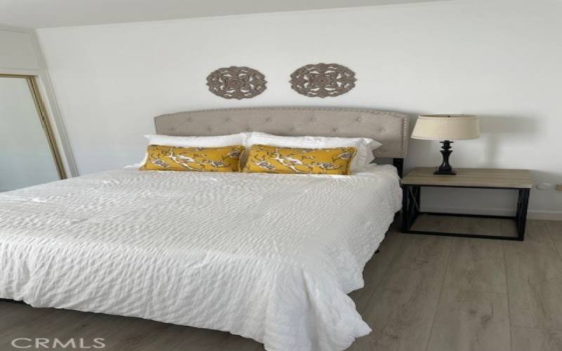 Guest Room with Queen Bed