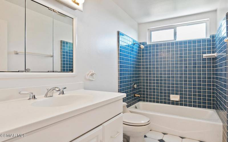 745 Kenmore Bath 1