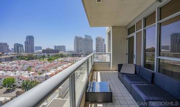 700 W E St 1105, San Diego, California 92101, 2 Bedrooms Bedrooms, ,2 BathroomsBathrooms,Residential,Buy,700 W E St 1105,240014508SD