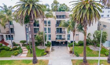 1885 Veteran Avenue 105, Los Angeles, California 90025, 2 Bedrooms Bedrooms, ,2 BathroomsBathrooms,Residential,Buy,1885 Veteran Avenue 105,OC24085004