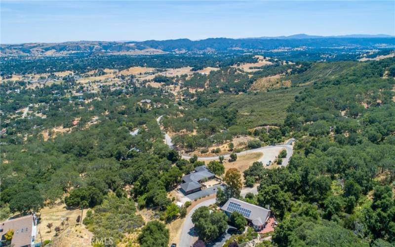 The home makes you feel as though you are totally secluded but in fact is minutes to downtown Atascadero and about 20 minutes to the coast!