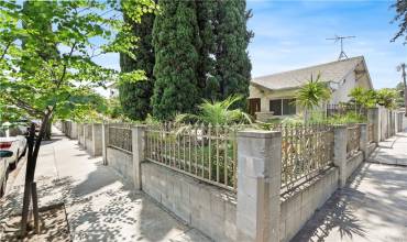 5426 Lemon Grove Avenue, Los Angeles, California 90038, 3 Bedrooms Bedrooms, ,2 BathroomsBathrooms,Residential Lease,Rent,5426 Lemon Grove Avenue,SR24130155