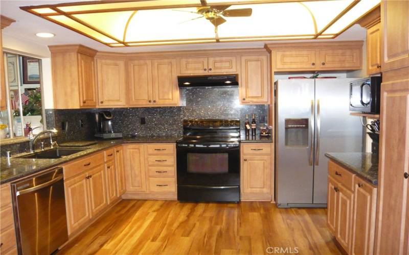 2006 kitchen remodel, new cabinets, appliances, granite countertops