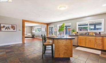 Kitchen/Dining Area