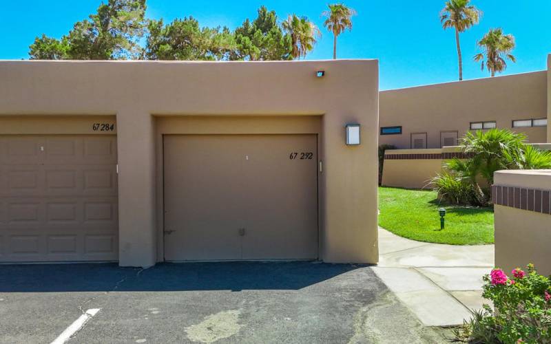 Detached single car garage and driveway