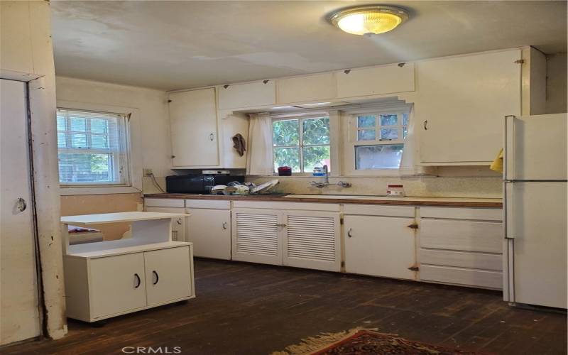 Front house kitchen