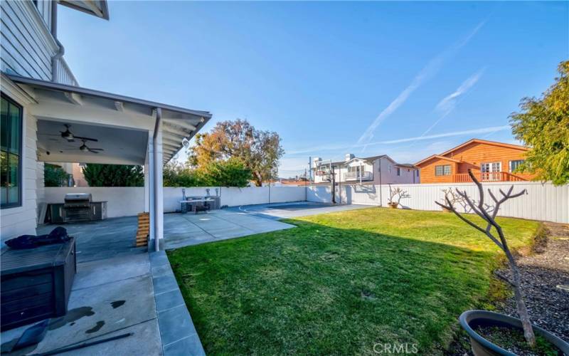 Huge backyard with sports court - room for a pool(s)!!