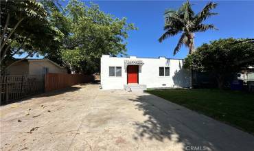 8625 Ivy Street, Los Angeles, California 90002, 5 Bedrooms Bedrooms, ,4 BathroomsBathrooms,Residential Income,Buy,8625 Ivy Street,DW24130845