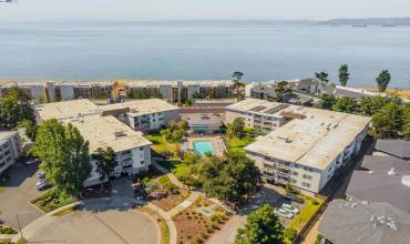 960 Shorepoint Ct 314, Alameda, California 94501, 1 Bedroom Bedrooms, ,1 BathroomBathrooms,Residential,Buy,960 Shorepoint Ct 314,41064704