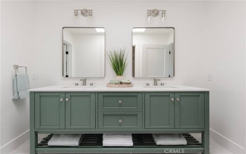 primary bath double sink vanity