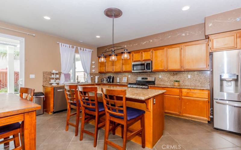 Kitchen with breakfast bar