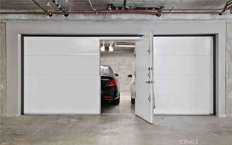 2 car garage with door for acccess