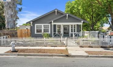 1320 York St, Pittsburg, California 94565, 3 Bedrooms Bedrooms, ,1 BathroomBathrooms,Residential,Buy,1320 York St,41064781