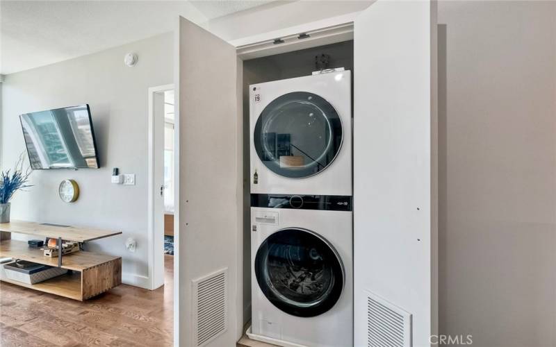 Laundry Closet (washer & dryer included)