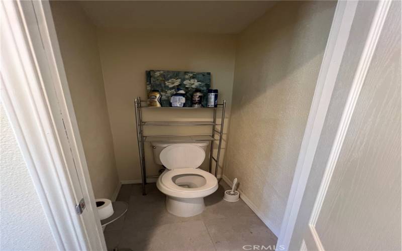 1/4 bathroom in back room