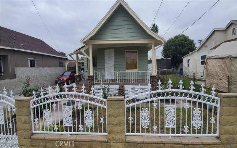 FRONT HOUSE VIEW