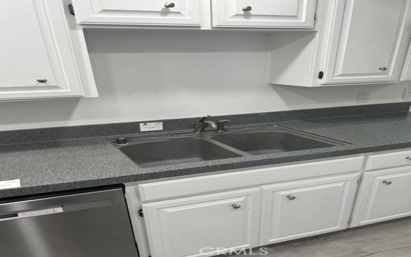 EZ Clean Quartz Counters, Newer Disposal