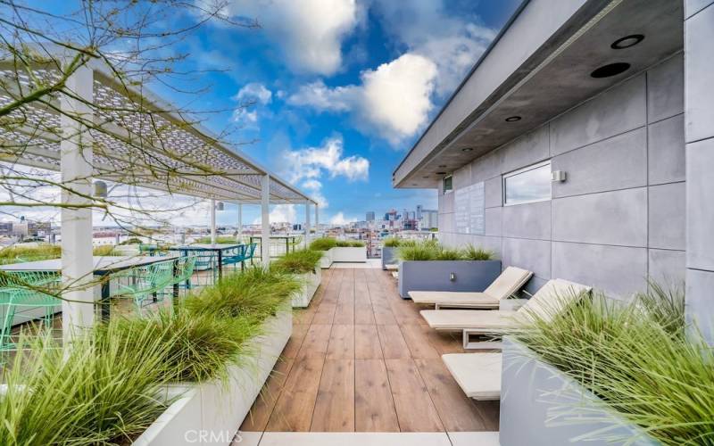 Roof Top Seating & Eating Areas