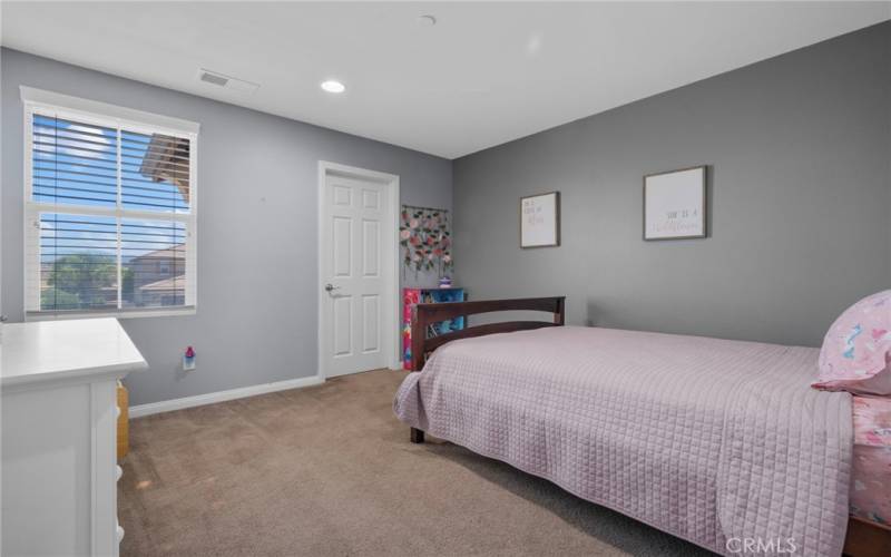 Large secondary bedroom with wallk-in closet