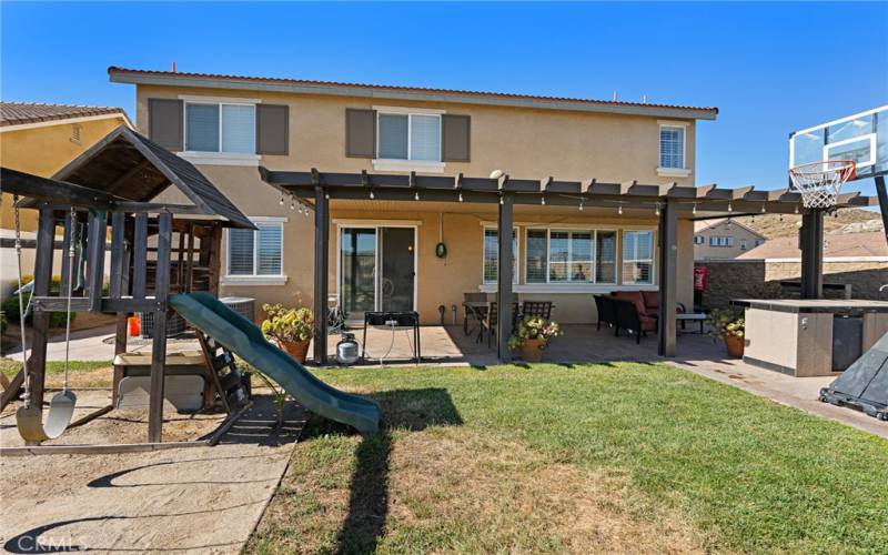 SPACIOUS BACKYARD WITH PLAY AREA